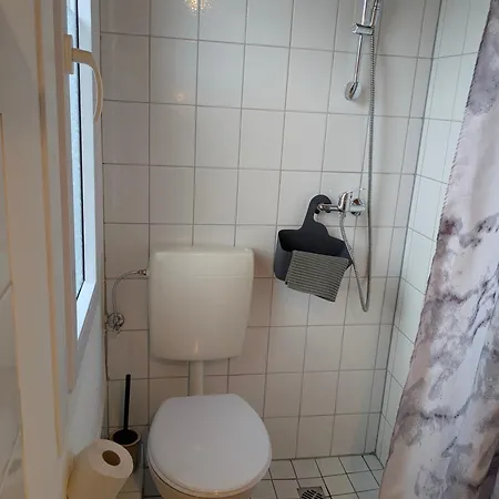Kleine Jagdhuette بيت للعطل *